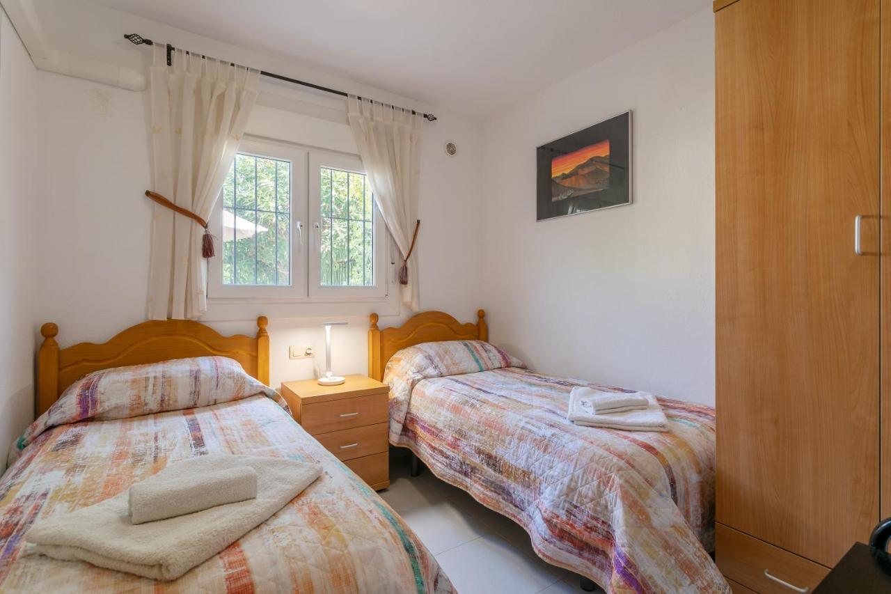 Heads 2 Holiday Homes Apartment Villamartin  Exterior photo